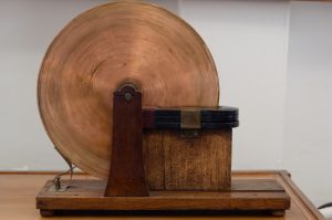 Discul lui Faraday, primul generator electric